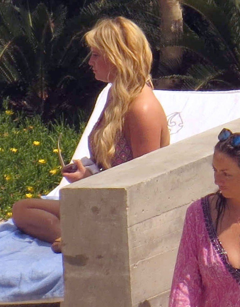 Jessica Simpson Sexy 1