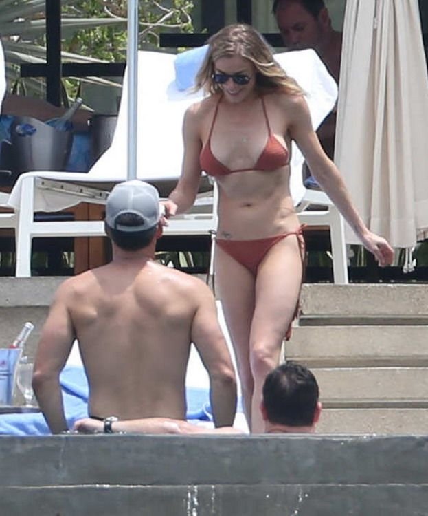LeAnn Rimes in a Bikini 30