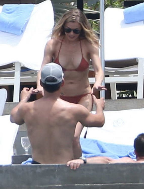 LeAnn Rimes in a Bikini 32