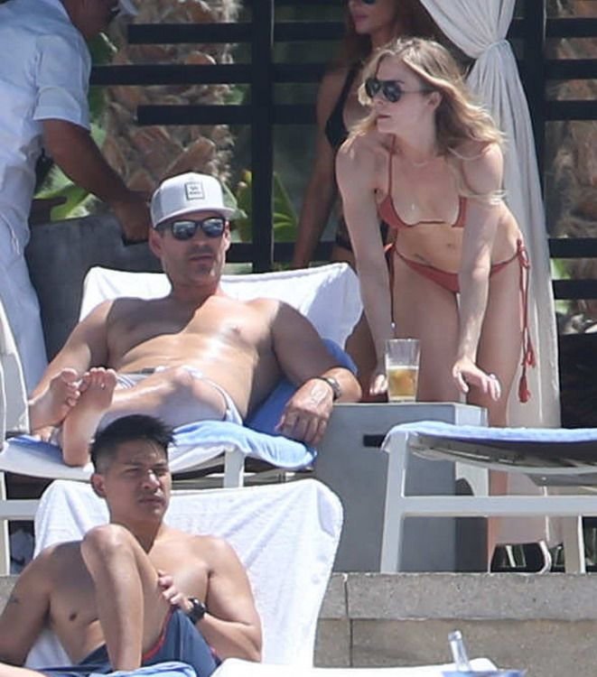 LeAnn Rimes in a Bikini 37