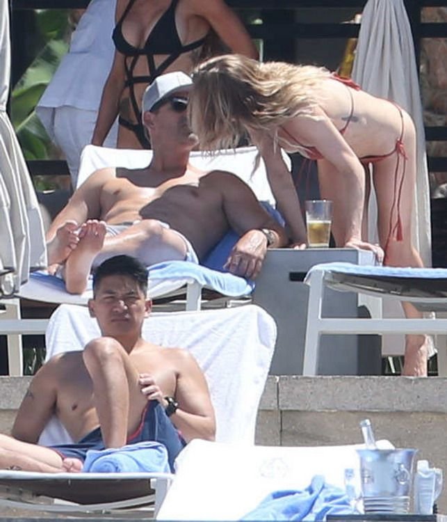 LeAnn Rimes in a Bikini 38