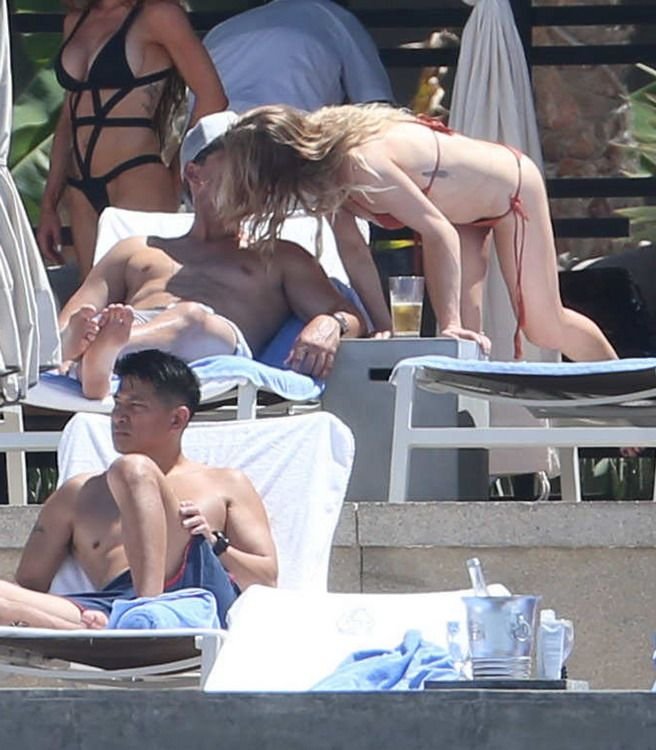 LeAnn Rimes in a Bikini 39
