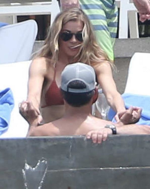 LeAnn Rimes in a Bikini 5