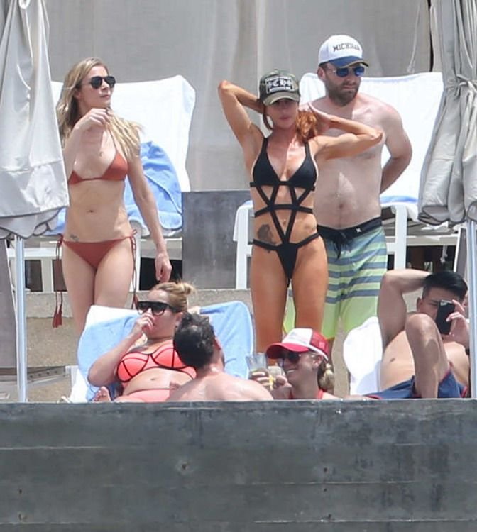 LeAnn Rimes in a Bikini 51