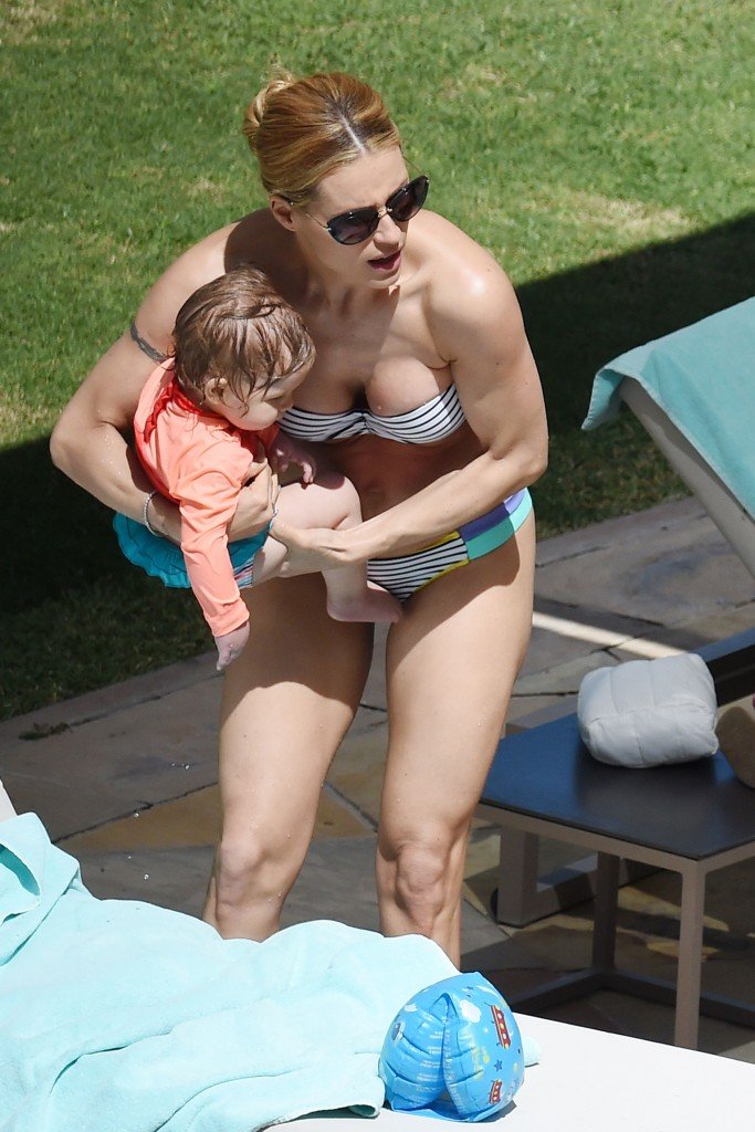 Michelle Hunziker Sexy 13