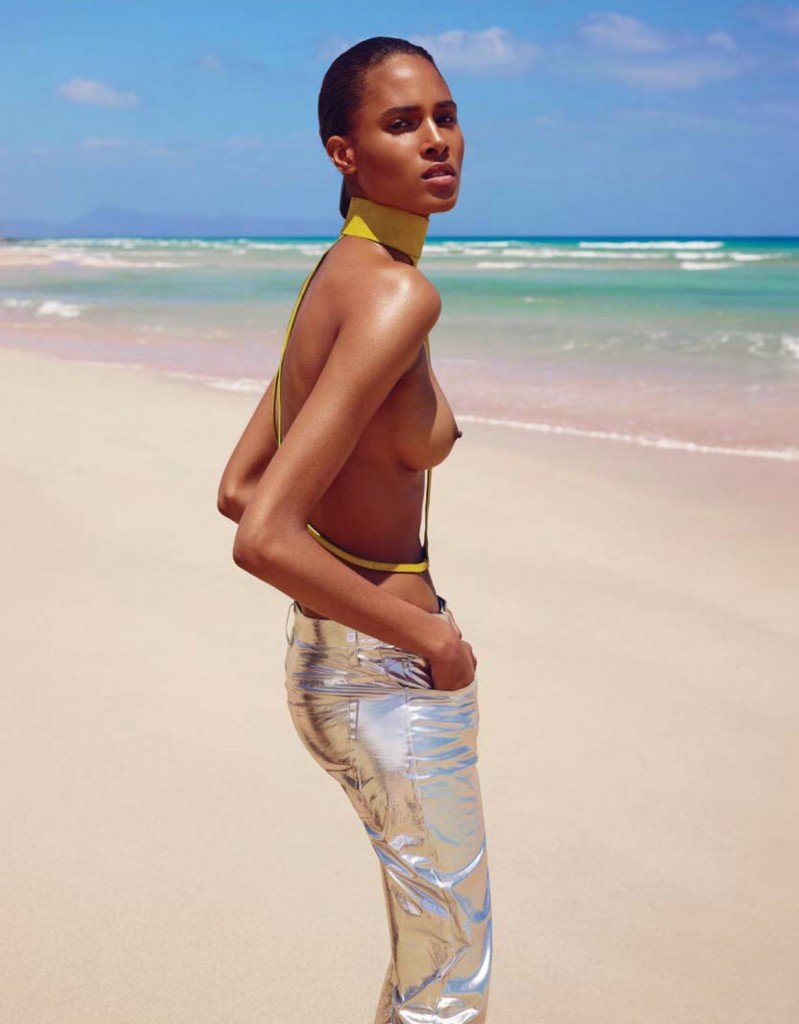Cindy Bruna Sexy & Topless 7