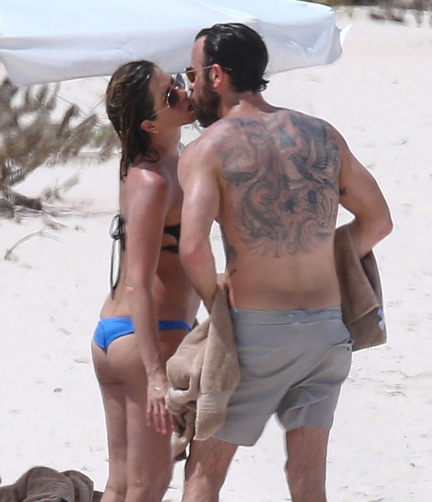 Jennifer Aniston in a Bikini 20