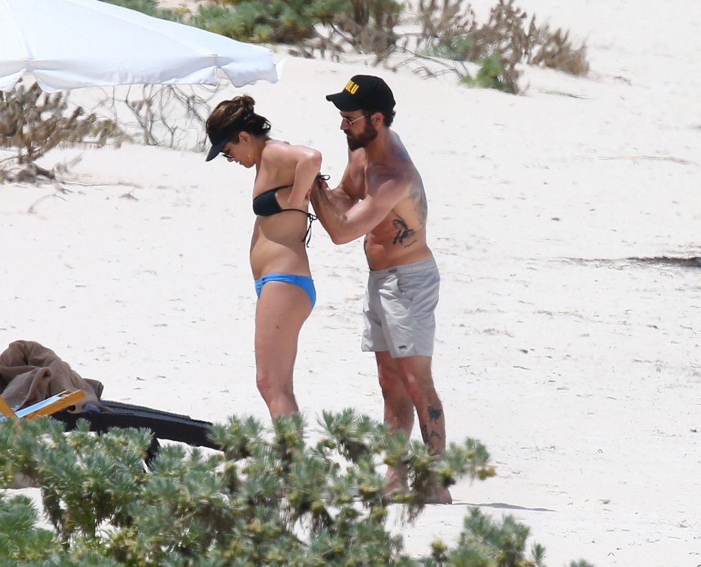 Jennifer Aniston in a Bikini 26