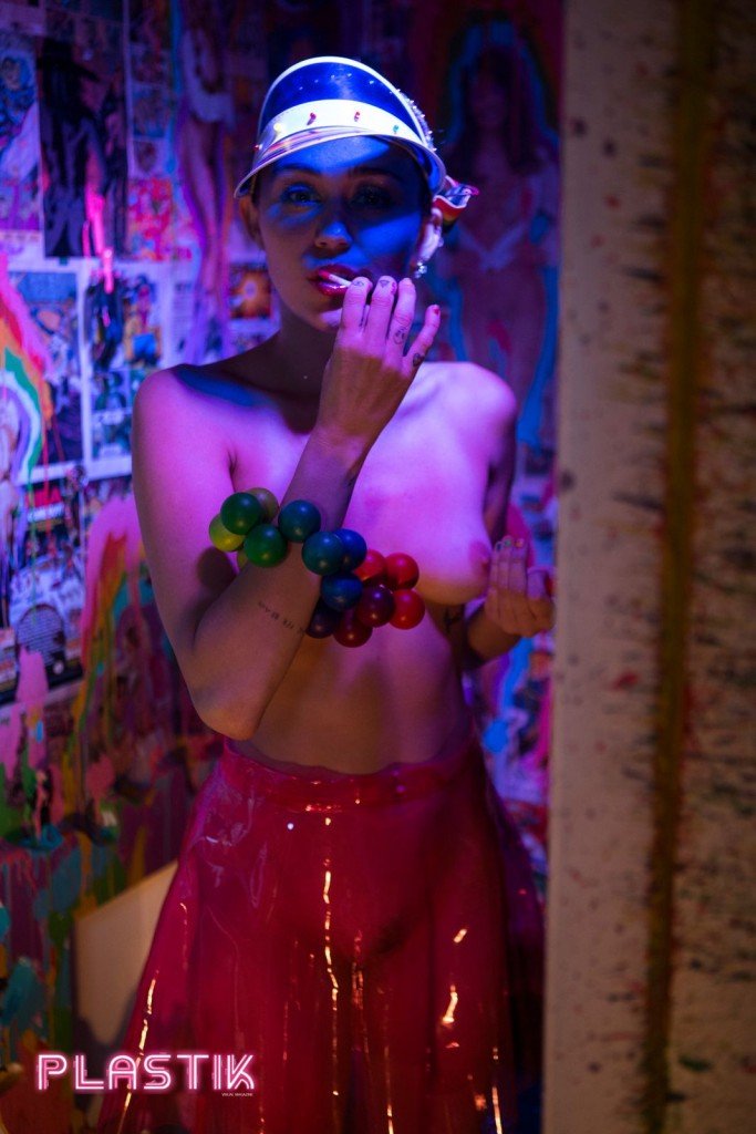 Майли Сайрус - Plastik Magazine 8