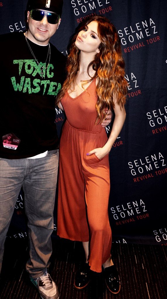 Selena Gomez Braless 10