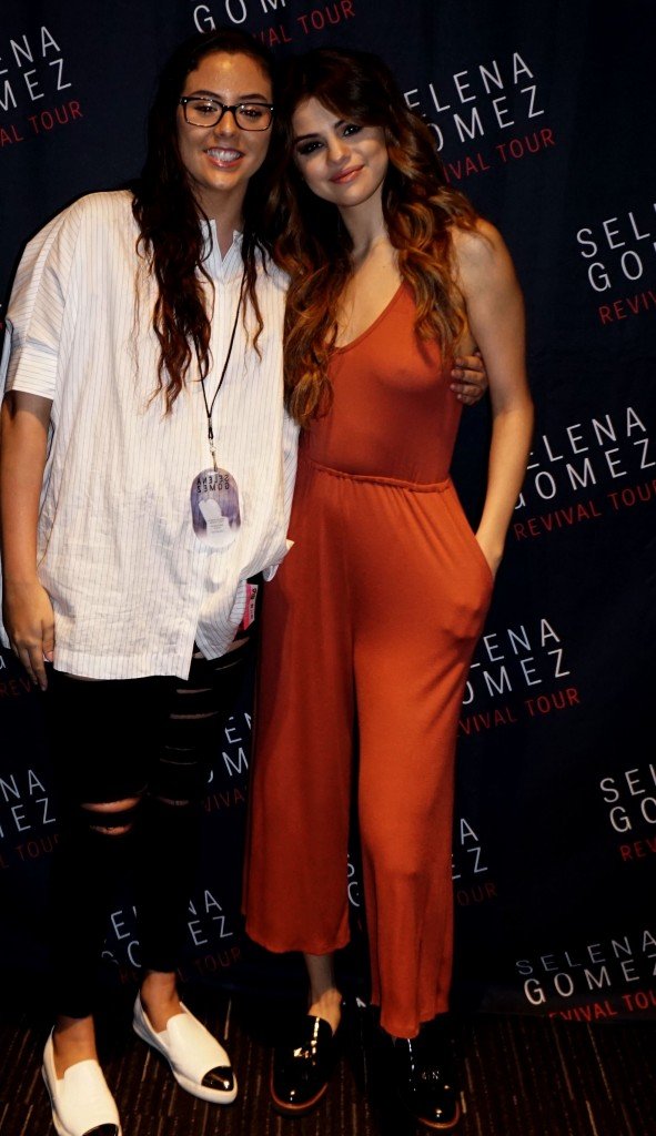 Selena Gomez Braless 5