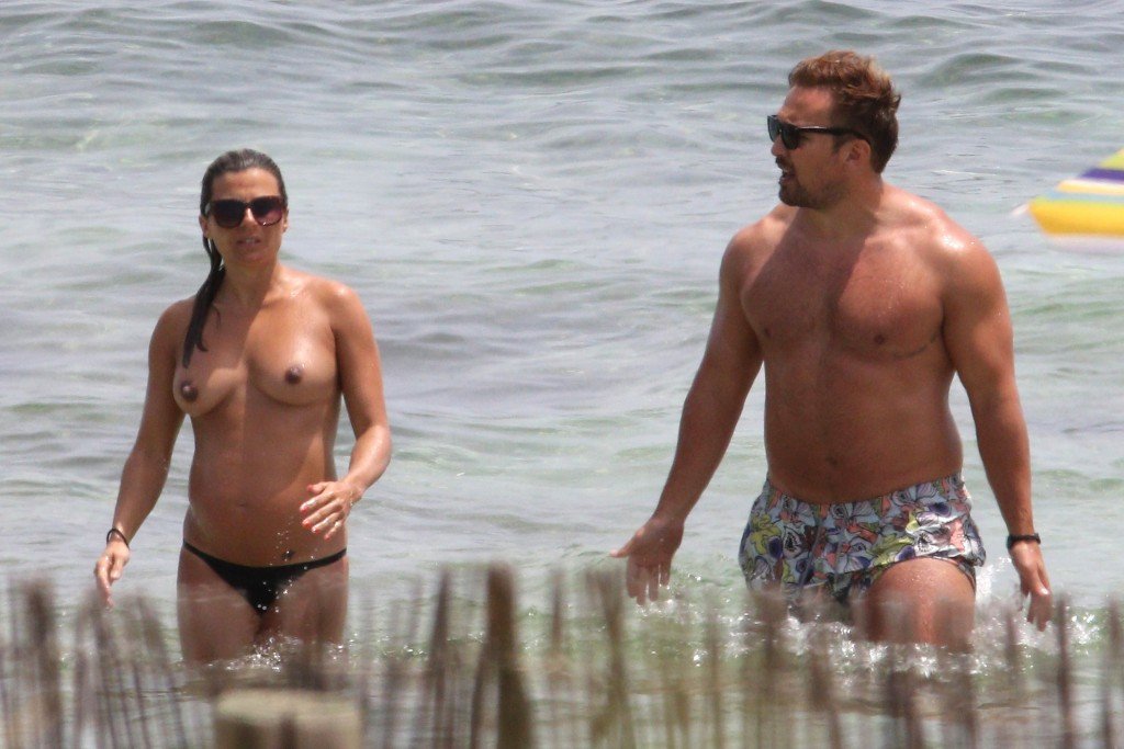 Zoe Hardman Topless 27
