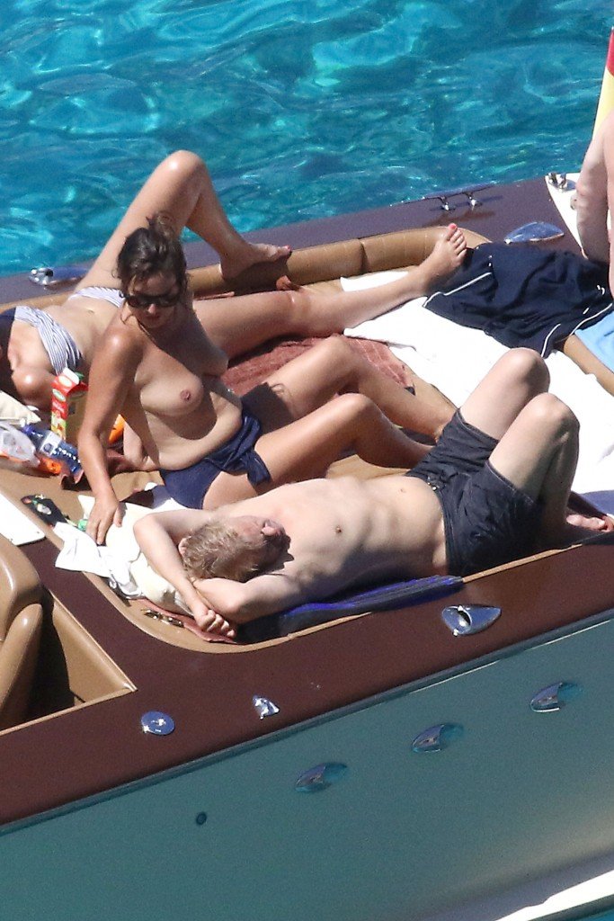 Jade Jagger Topless 3