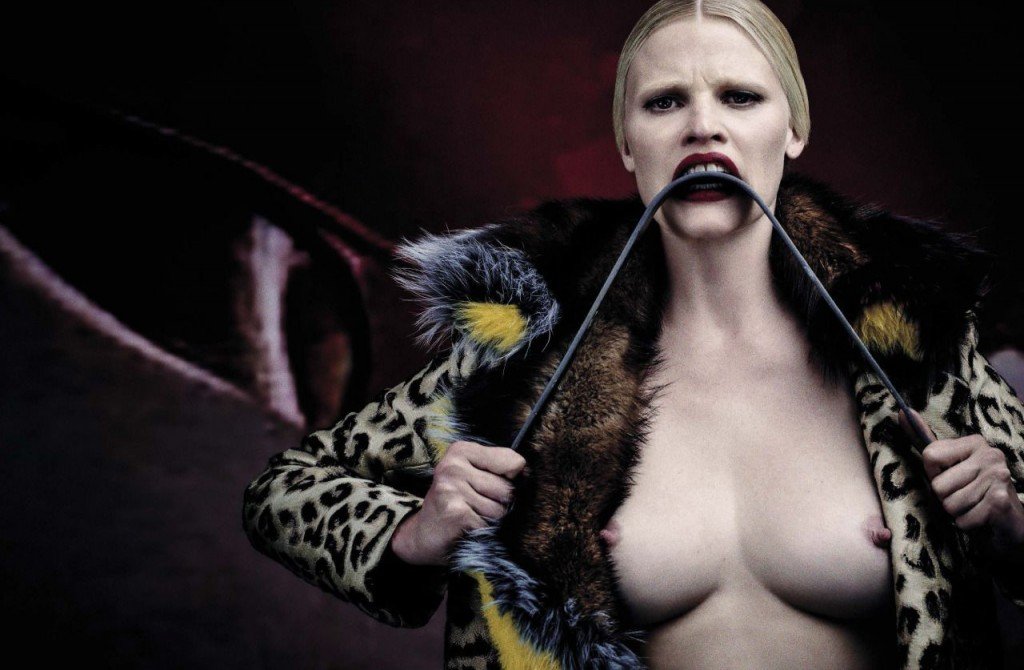 Lara Stone Nude & Sexy 7