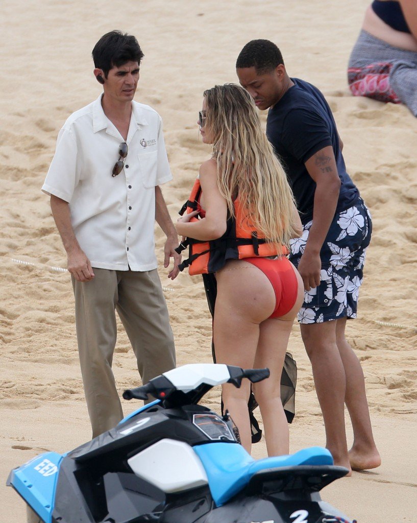 Khloe Kardashian Ass Pics 1