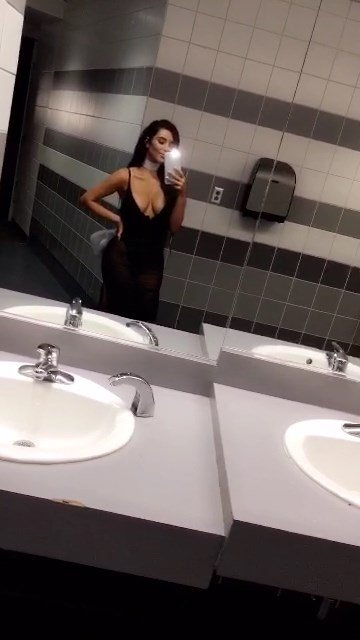 Kim Kardashian Sexy Scr 2