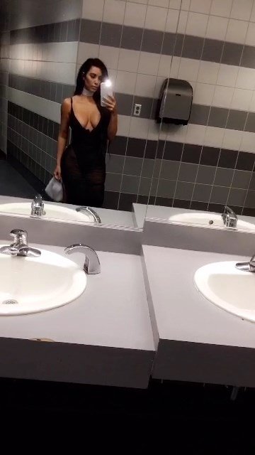 Kim Kardashian Sexy Scr 3