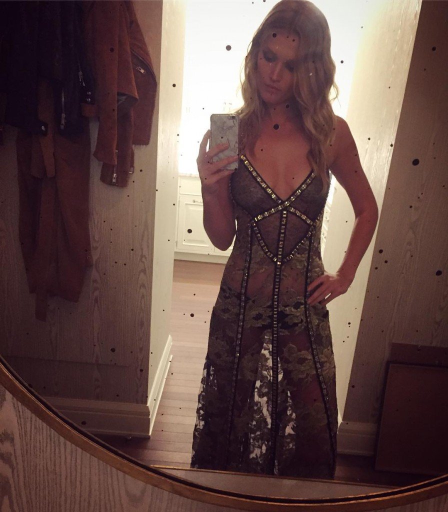 Toni Garrn Sexy Instagram