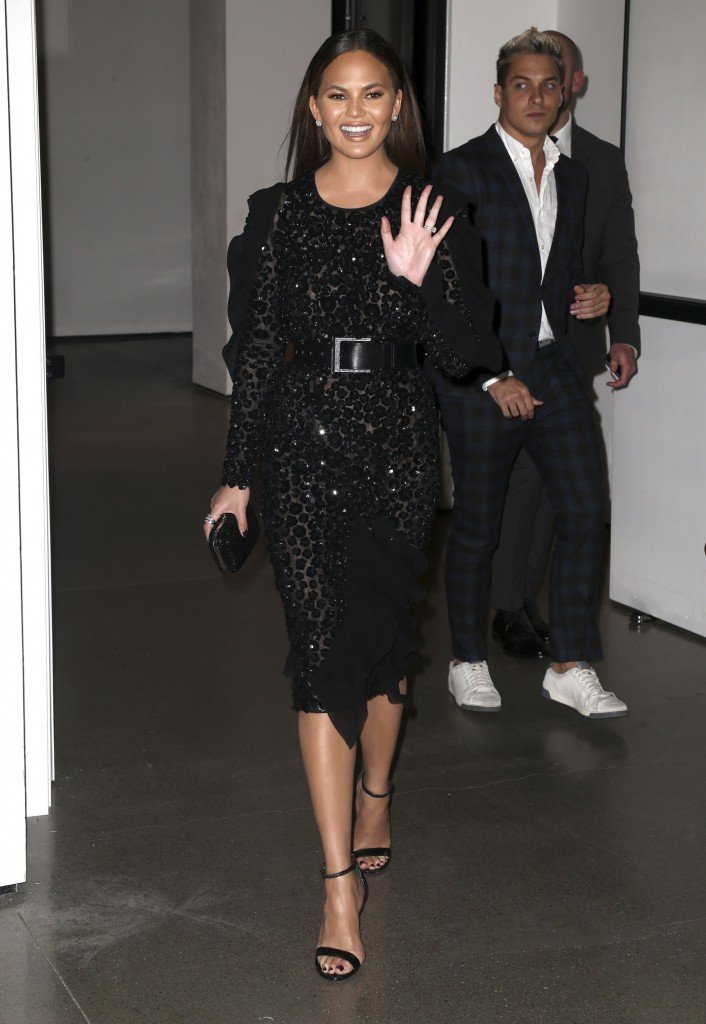 Chrissy Teigen Braless New 24