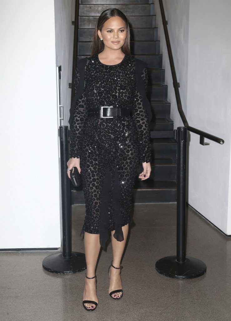 Chrissy Teigen Braless New 26