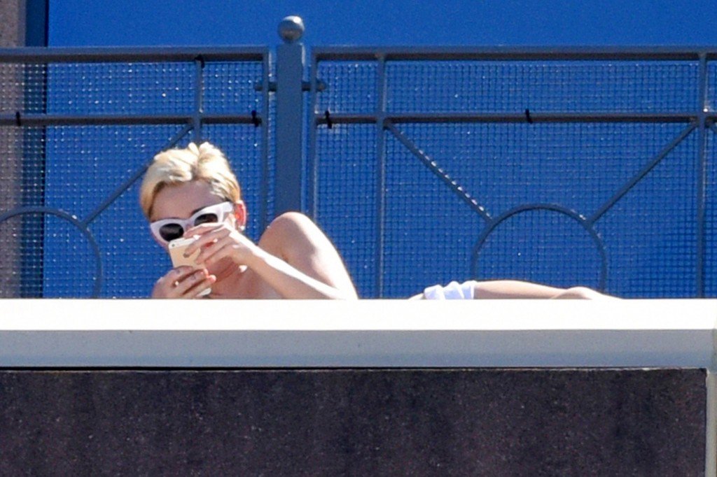 Miley Cyrus Topless 14