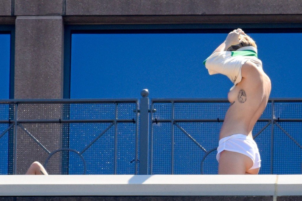 Miley Cyrus Topless 17