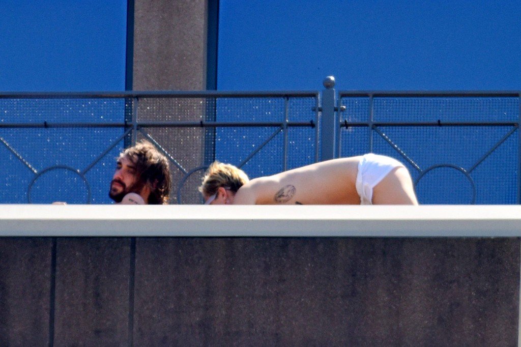 Miley Cyrus Topless 22