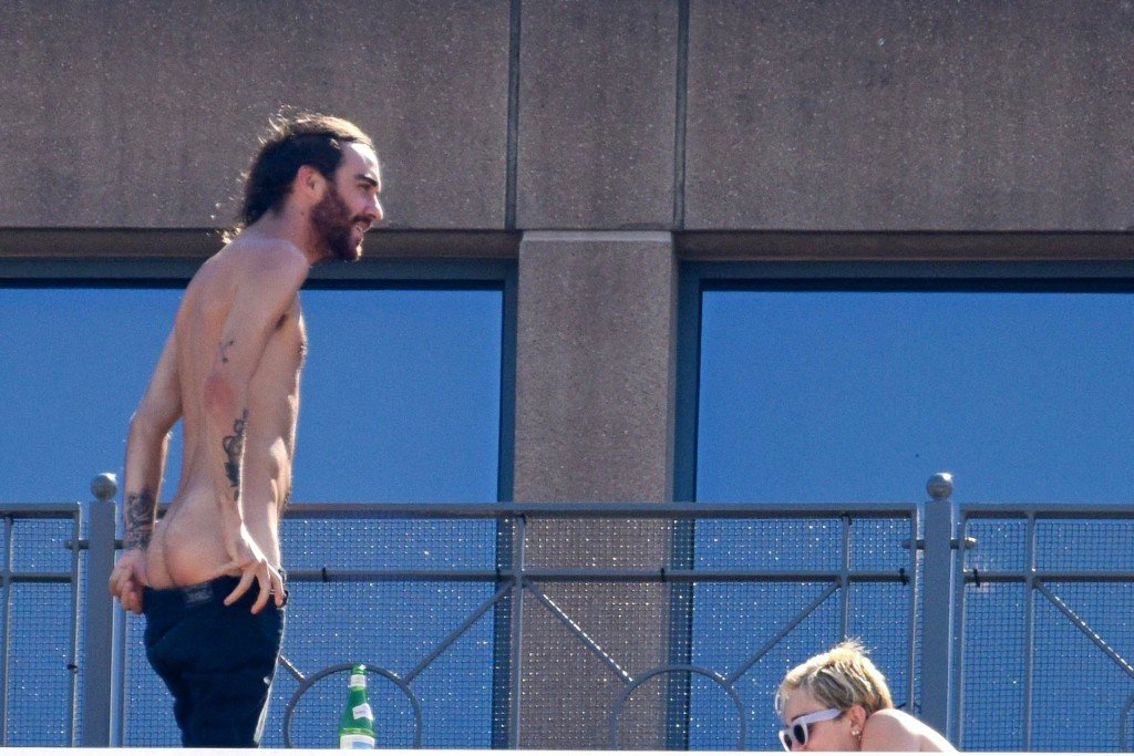 Miley Cyrus Topless 23