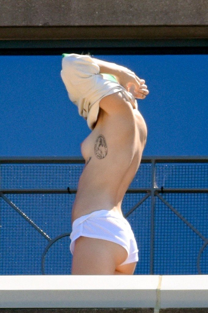 Miley Cyrus Topless 5