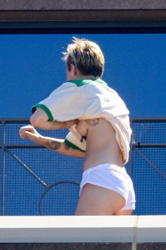Miley Cyrus Topless 7