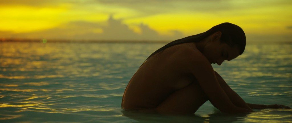 Александра Амбросио Сексуальная и Топлес 10 thefappening.so