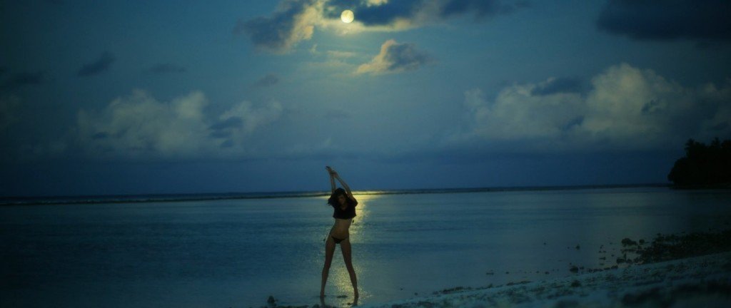 Alessandra Ambrosio Sexy & Topless 2 13 thefappening.so