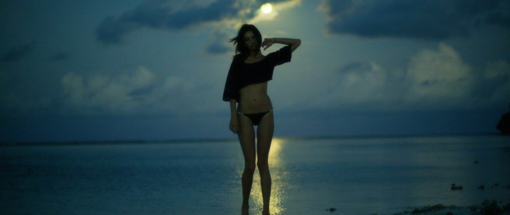 Alessandra Ambrosio Sexy & Topless 2 16 thefappening.so