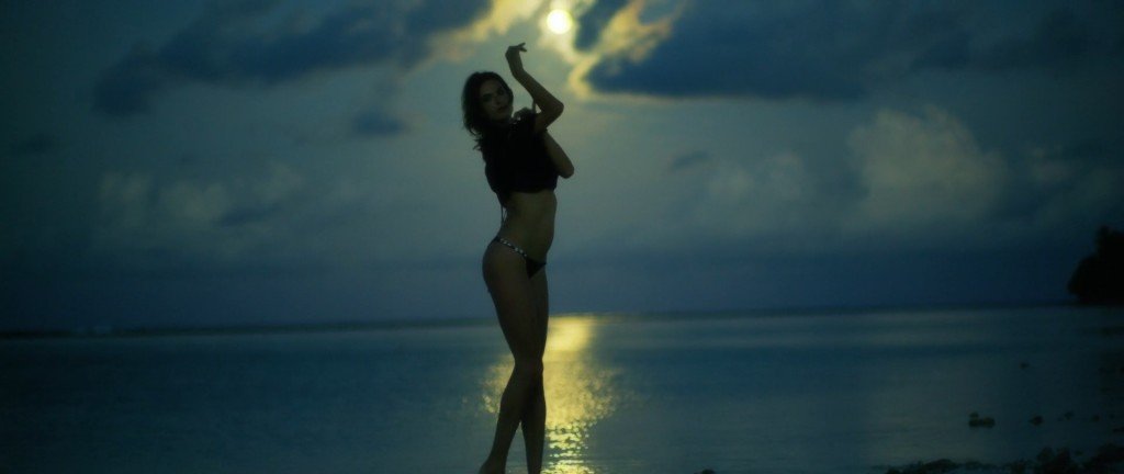 Alessandra Ambrosio Sexy & Topless 2 36 thefappening.so