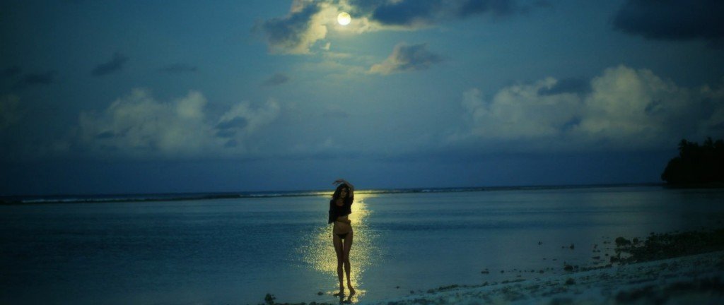 Alessandra Ambrosio Sexy & Topless 2 7 thefappening.so