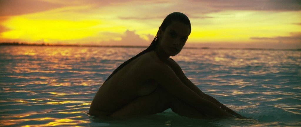 Александра Амбросио Сексуальная и Топлес 5 thefappening.so