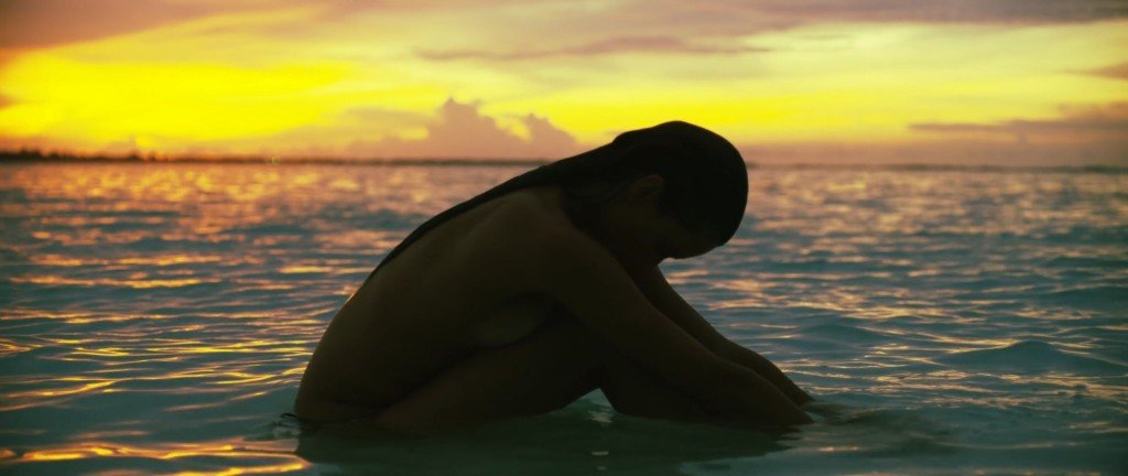 Александра Амбросио Сексуальная и Топлес 7 thefappening.so