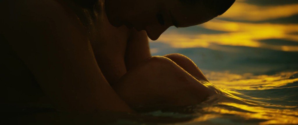 Александра Амбросио Сексуальная и Топлес 8 thefappening.so