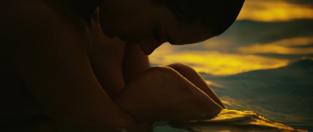 Александра Амбросио Сексуальная и Топлес 9 thefappening.so