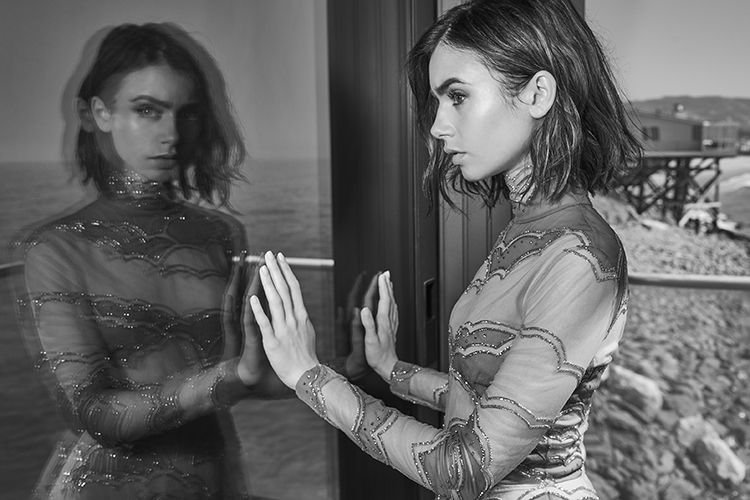 Lily Collins Sexy 4