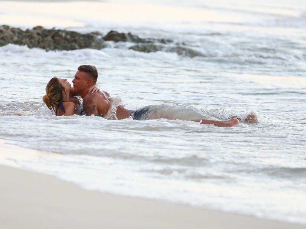 Оливия Бакленд Секси 11