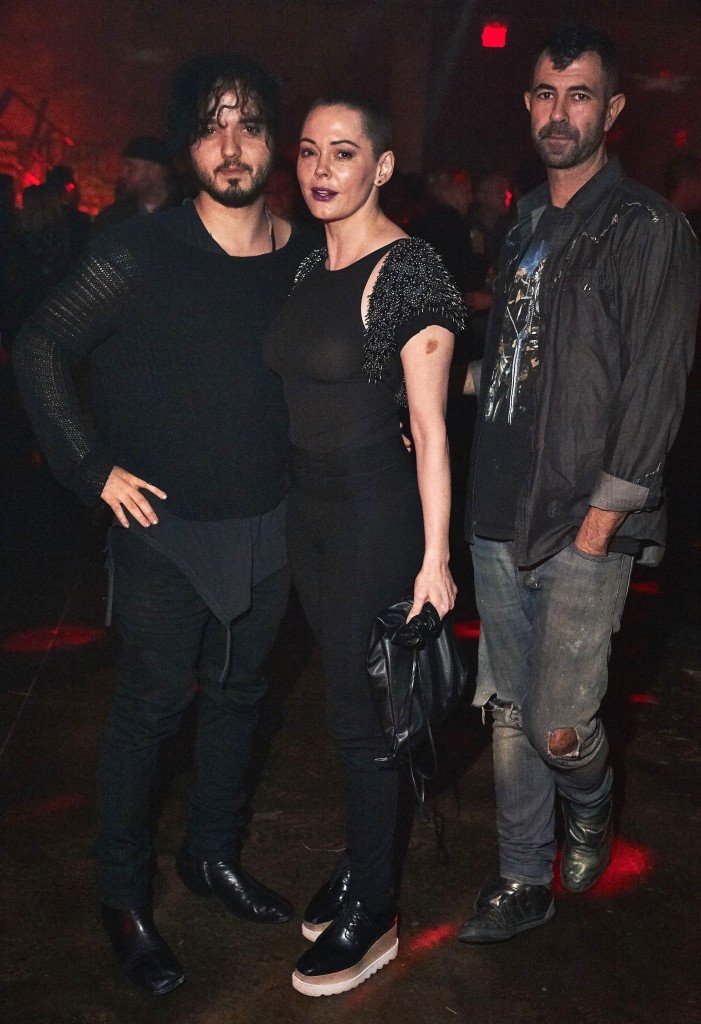 Rose McGowan Braless 11
