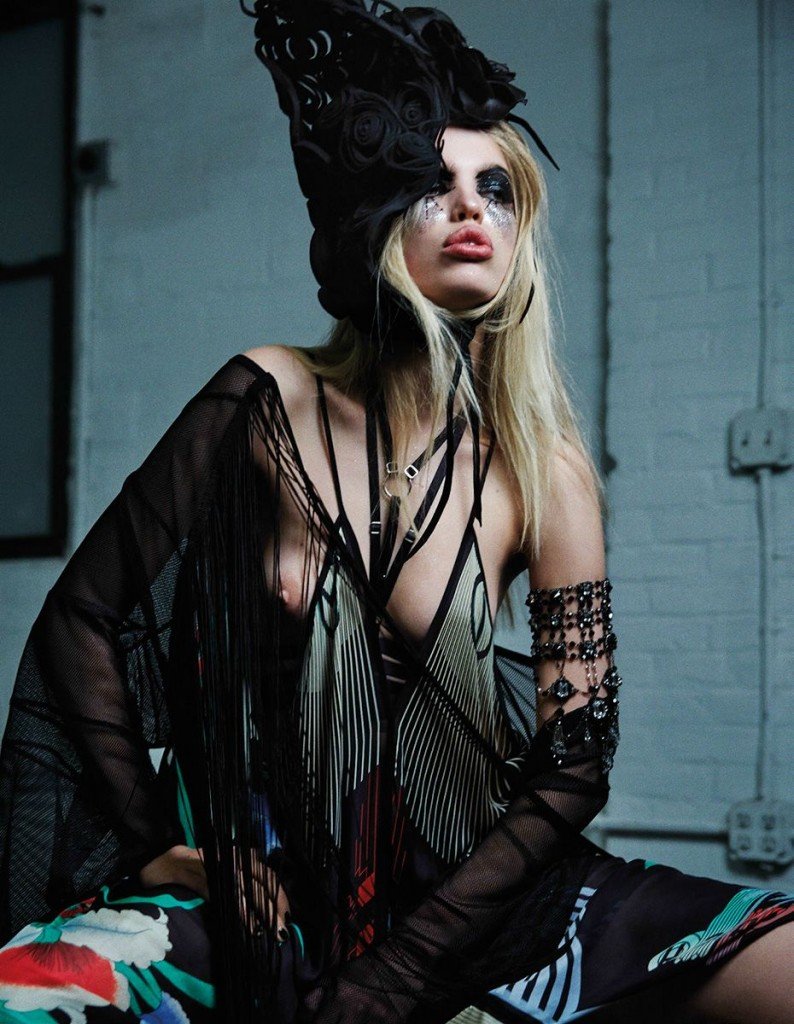 Daphne Groeneveld Topless