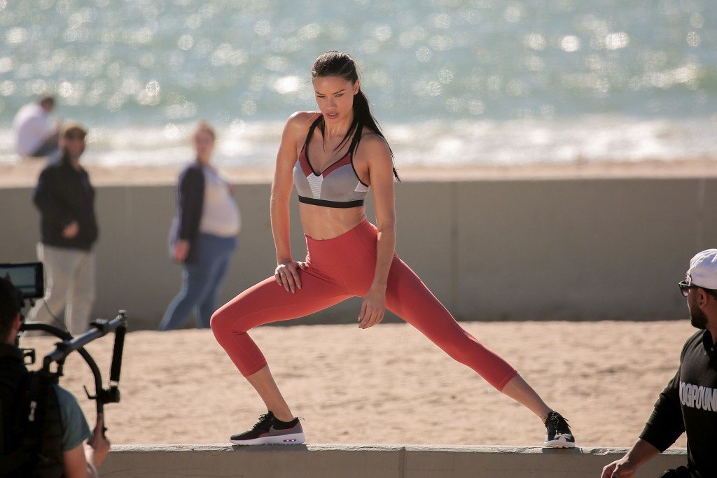 Adriana Lima Sexy thefappening.so 27