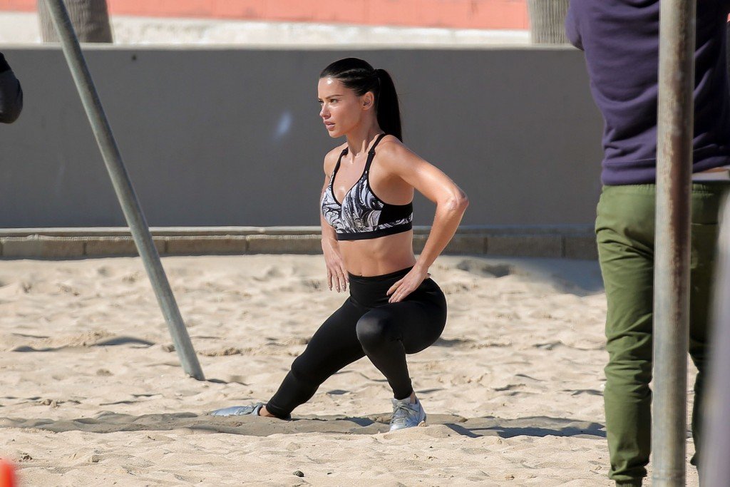 Adriana Lima Sexy thefappening.so 30