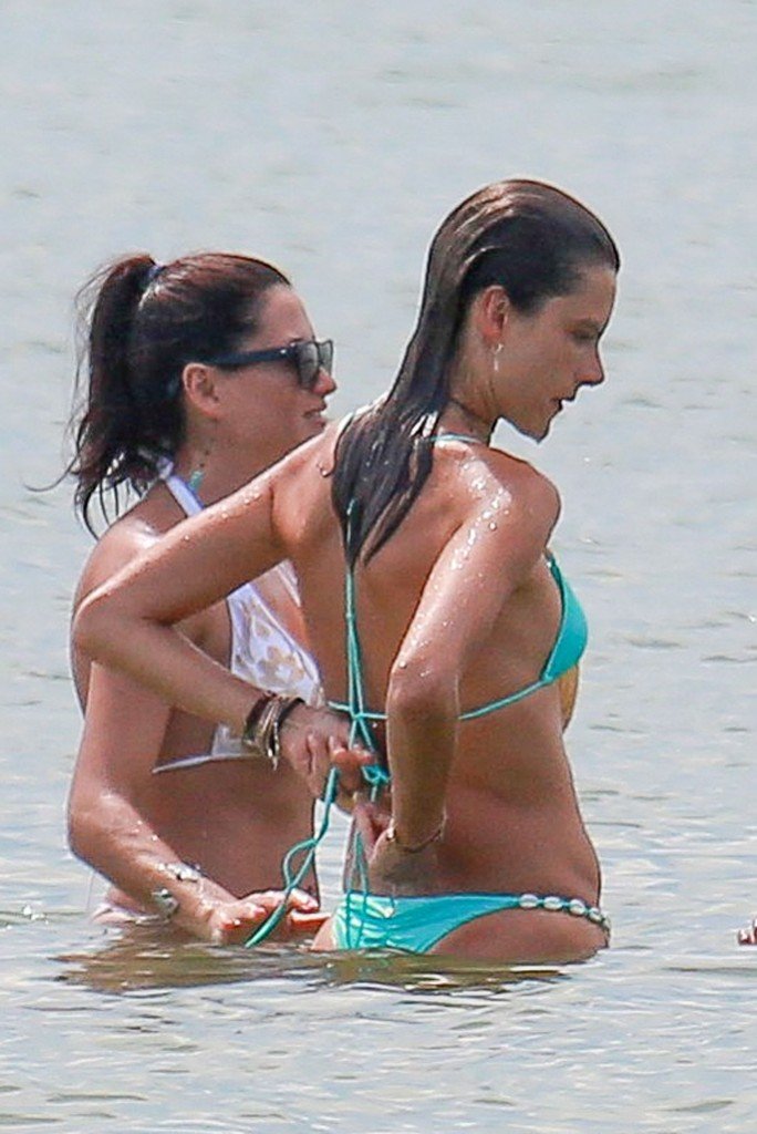Alessandra Ambrosio Sexy thefappening.so 41