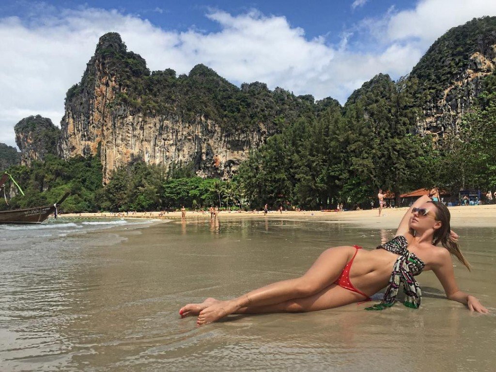 Alexandra Stan Sexy thefappening.so 2