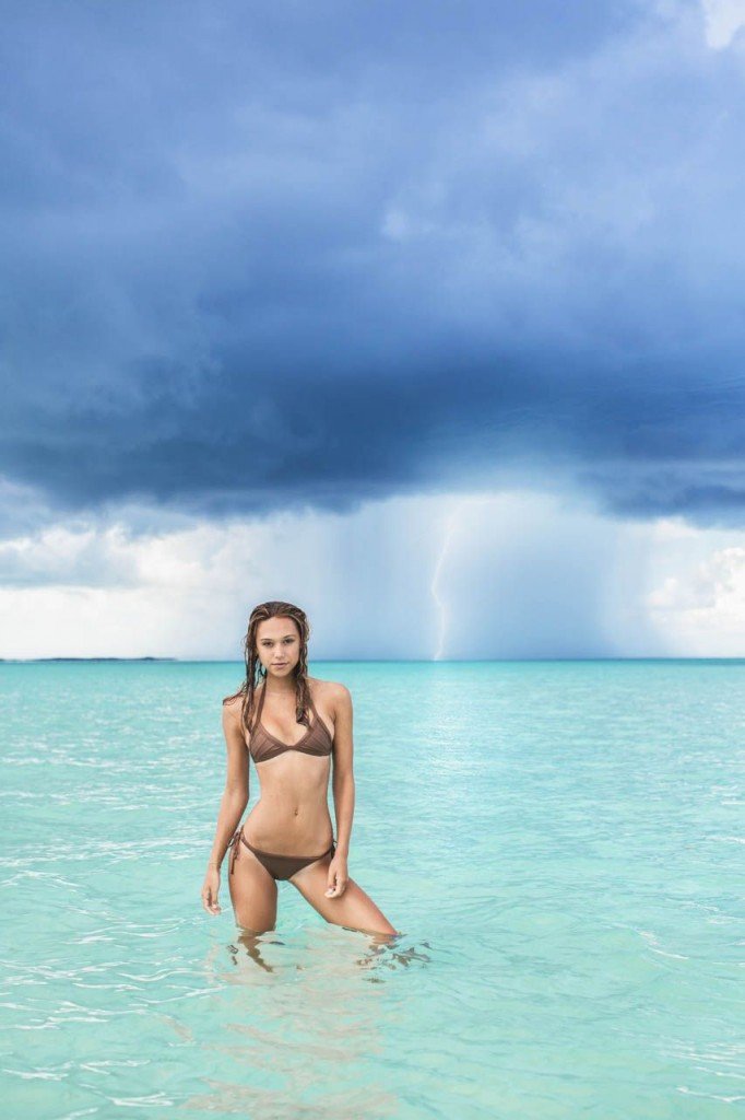 Alexis Ren Topless & Sexy thefappening.so 10