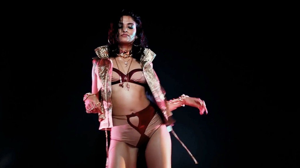 Shanina Shaik Sexy 6