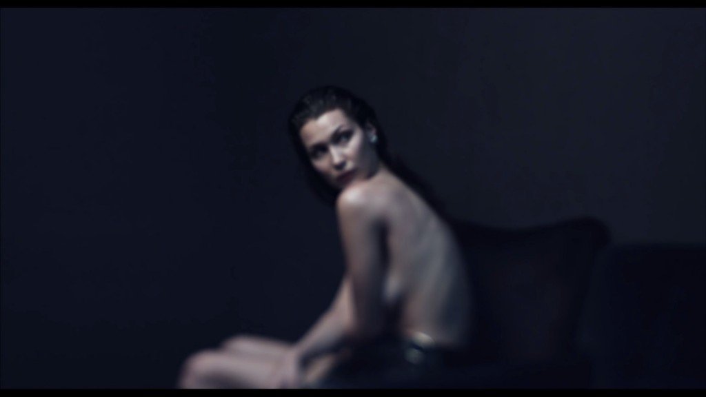 Белла Хадид сексуальна топлес 1 thefappening.so